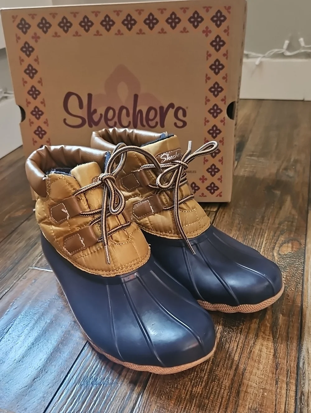 Skechers Navy and Tan Womens Duck Boots -Waterproof Rain Boots All Weather Boots
